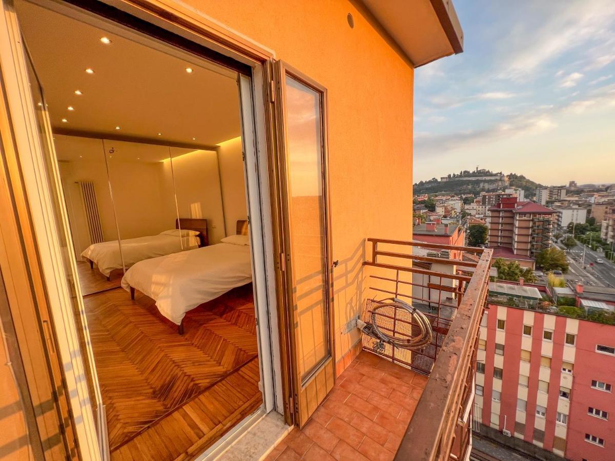Apartamento Attici Alba E Tramonto Ospedale E Vista Brescia Exterior foto